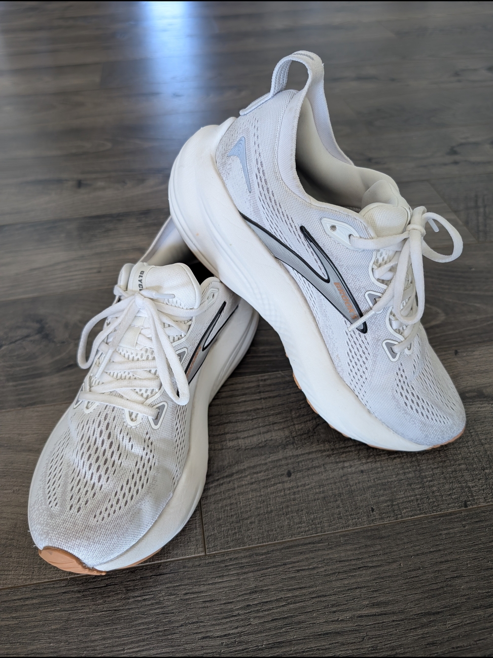 EXCELLENT Brooks Glycerin 22 Women's 7.5B White/Grey/Black